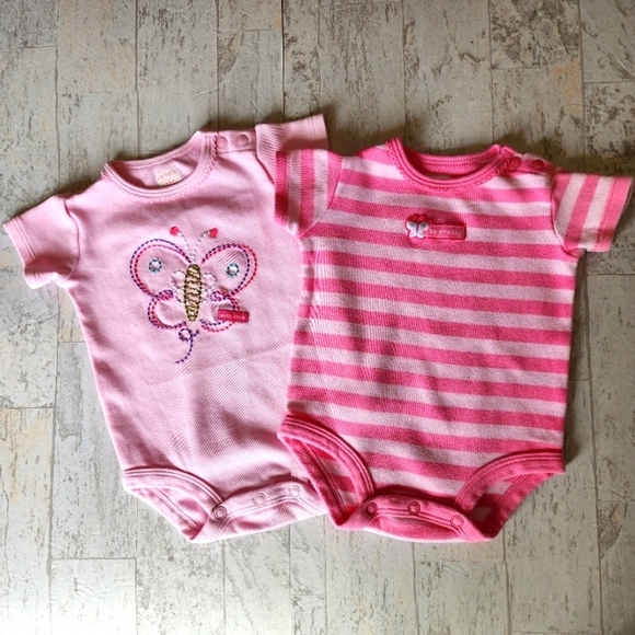 Carter's pink bodysuits with butterflies (set of 2) Size 3 mo - Picture 1 of 13